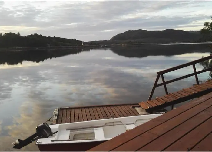 Og Naust I Idylliske Omstendigheter Ferienhaus Tjørvåg