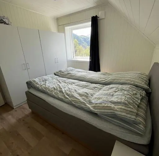 Og Naust I Idylliske Omstendigheter Ferienhaus Tjørvåg
